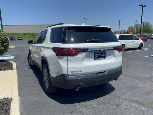 Used 2023 Chevrolet Traverse LT FWD image 5