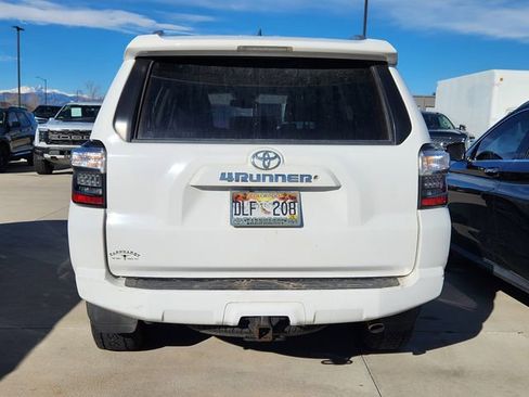 Used 2016 Toyota 4Runner SR5 Premium image 2