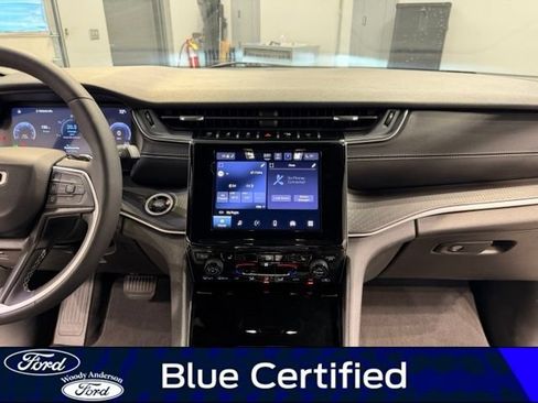 Used 2023 Jeep Grand Cherokee Altitude RWD image 15