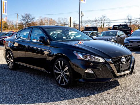 Used 2021 Nissan Altima 2.5 SR w/ SR Premium Package image 8