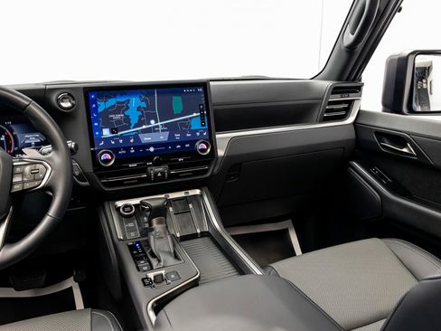 Used 2025 Lexus GX 550 image 37