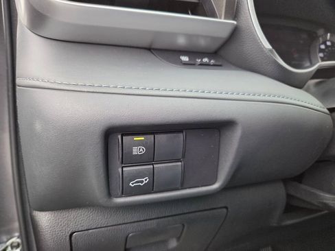 Certified 2023 Toyota Highlander XLE image 30