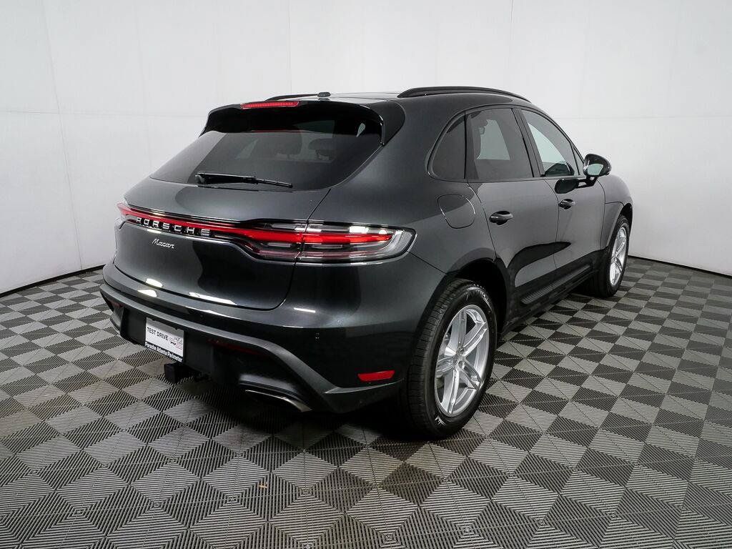 Certified 2026 Porsche Macan AWD/4WD image 28