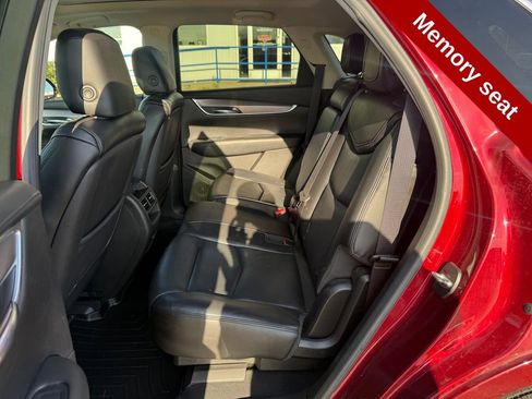 Used 2017 Cadillac XT5 Luxury FWD image 28