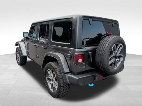 Used 2024 Jeep Wrangler Unlimited w/ Convenience Group AWD/4WD image 3