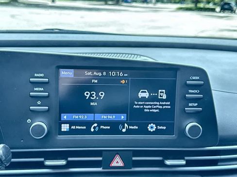 Used 2025 Hyundai Elantra SE FWD image 18