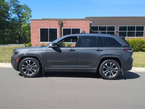 Used 2022 Jeep Grand Cherokee Overland w/ Adv Protech Group III AWD/4WD image 10