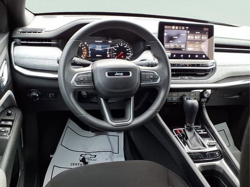 Used 2023 Jeep Compass Sport image 11