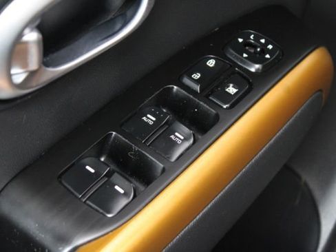 Used 2016 Kia Soul ! w/ Umber Package 1 image 9