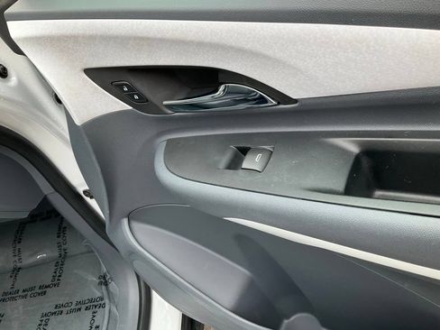 Used 2017 Chevrolet Bolt Premier FWD image 69