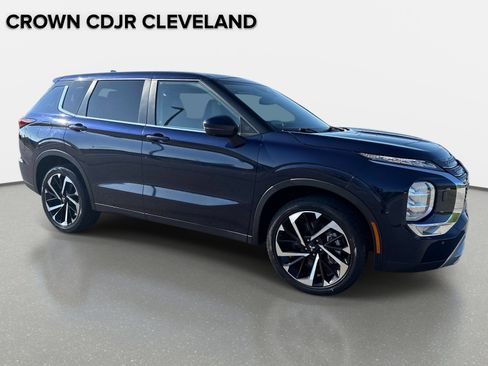 Used 2024 Mitsubishi Outlander SE AWD/4WD image 2