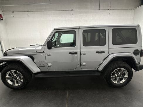 Used 2021 Jeep Wrangler Unlimited Sahara AWD/4WD image 5