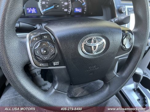 Used 2014 Toyota Camry LE FWD image 16