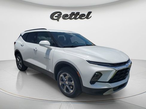 Used 2024 Chevrolet Blazer LT w/ Convenience Package FWD image 2