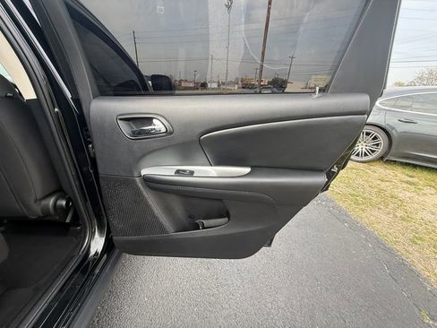 Used 2018 Dodge Journey SE w/ Popular Equipment Group FWD image 20