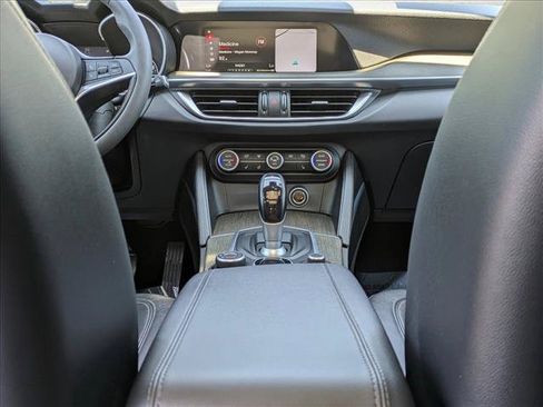 Used 2018 Alfa Romeo Stelvio Ti AWD/4WD image 16