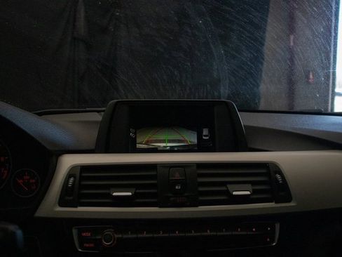 Used 2017 BMW 320i xDrive Sedan image 38