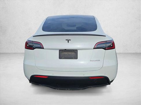 Used 2022 Tesla Model Y Performance image 6