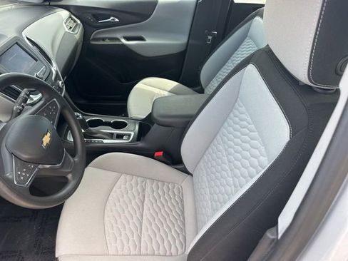 Used 2020 Chevrolet Equinox LS image 17