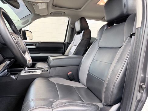 Used 2021 Toyota Tundra Limited w/ Limited Premium Package AWD/4WD image 18