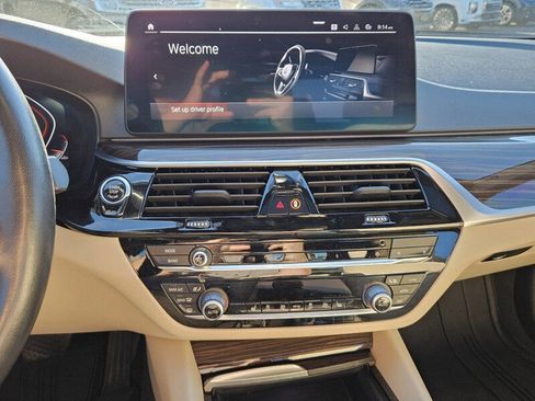 Used 2022 BMW 530i xDrive w/ Convenience Package image 18