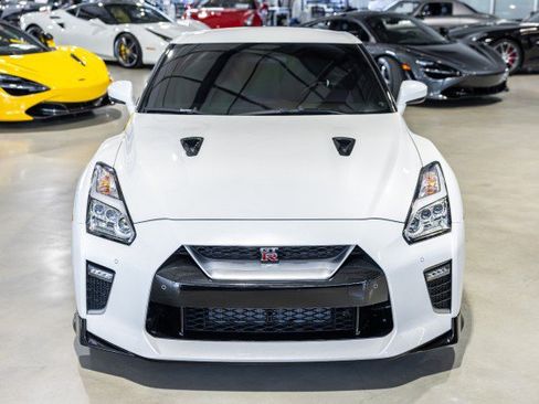 Used 2023 Nissan GT-R Premium w/ Premium Interior Package AWD/4WD image 9