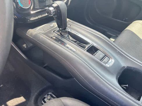 Used 2019 Honda HR-V LX image 16