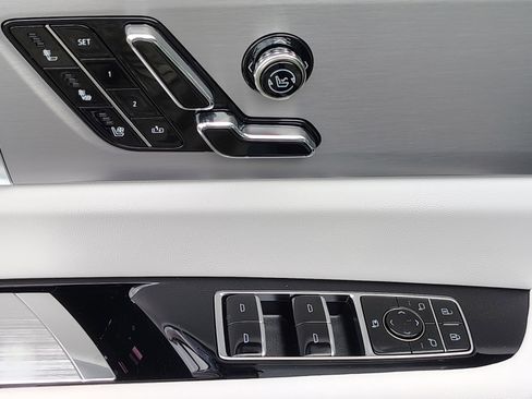 New 2026 Cadillac Vistiq Sport w/ LPO, Floor Liner Package image 10