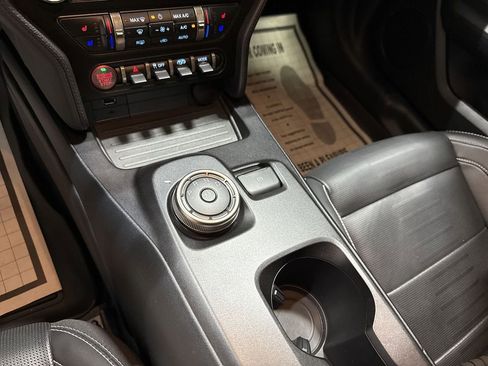 Used 2022 Ford Mustang Shelby GT500 w/ Technology Package RWD image 16