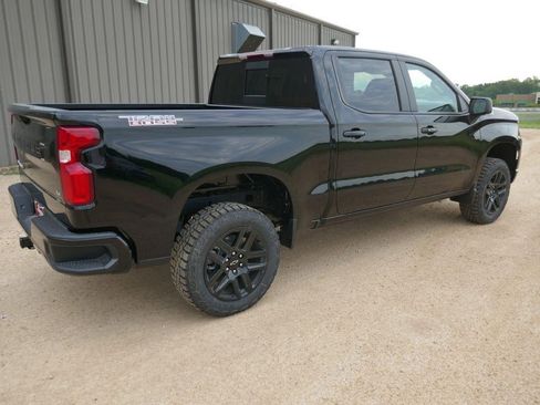 New 2026 Chevrolet Silverado 1500 LT Trail Boss w/ Convenience Package II AWD/4WD image 4