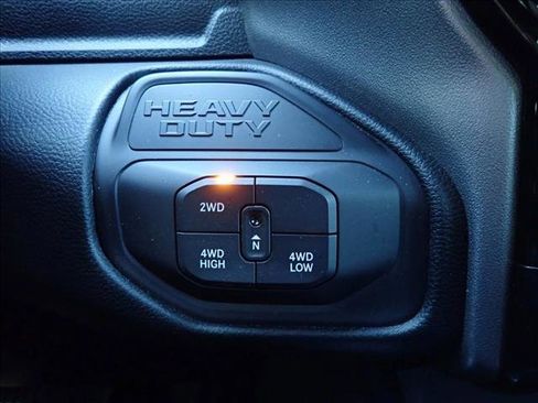 Used 2025 RAM 2500 Laramie AWD/4WD image 22
