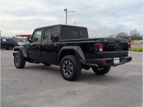 New 2026 Jeep Gladiator Sport image 3