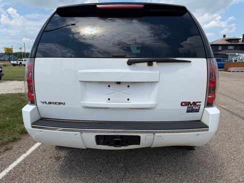 Used 2014 GMC Yukon Denali AWD/4WD image 14