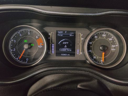 Used 2019 Jeep Cherokee Latitude w/ Popular Appearance Group image 23