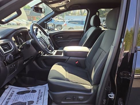 Used 2019 Nissan Titan SV w/ SV Convenience Package image 13
