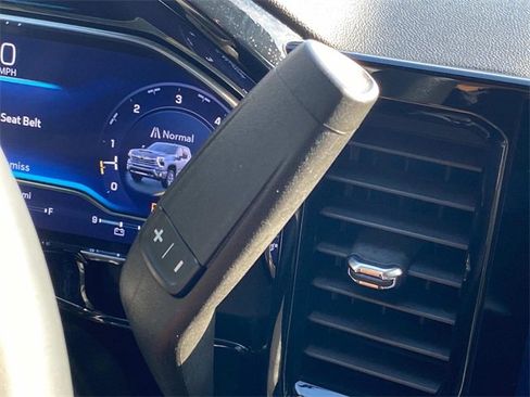 Used 2024 Chevrolet Silverado 3500 High Country w/ Technology Package image 28