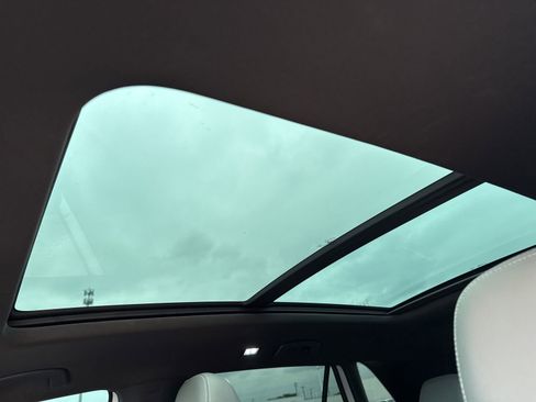 Used 2024 Volkswagen Atlas Cross Sport SEL R-Line image 14