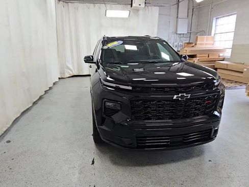Used 2024 Chevrolet Traverse RS AWD/4WD image 3