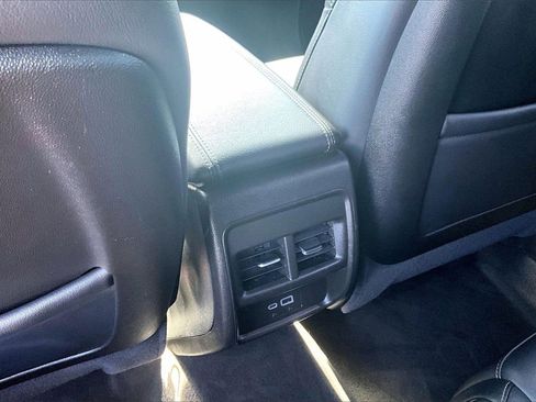 Certified 2025 Cadillac XT4 Premium Luxury image 10