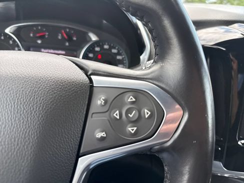 Used 2022 Chevrolet Traverse LT FWD image 28