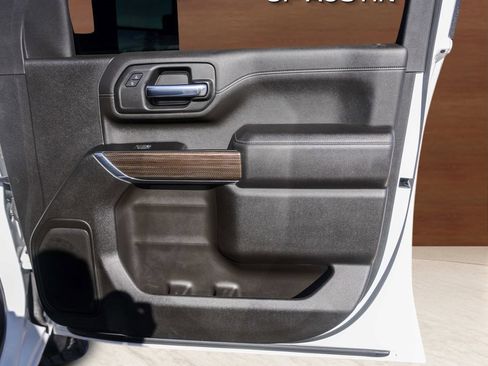 Used 2022 Chevrolet Silverado 2500 LT w/ Convenience Package image 28