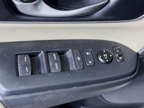 Used 2019 Honda CR-V EX image 15