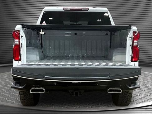 Used 2021 Chevrolet Silverado 1500 Custom Trail Boss w/ LPO, Dark Essentials Package AWD/4WD image 7