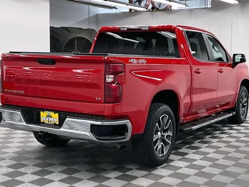 Used 2022 Chevrolet Silverado 1500 LT AWD/4WD image 13