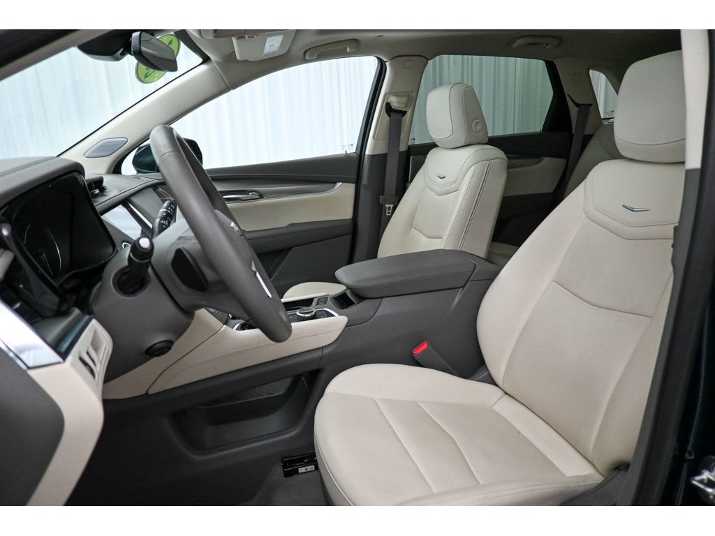 Used 2025 Cadillac XT5 Premium Luxury AWD/4WD image 10