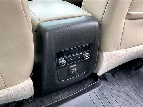 Used 2020 Buick Enclave Essence image 34