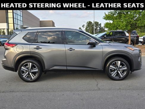 Used 2024 Nissan Rogue SL FWD image 8