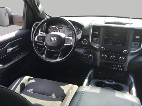 Used 2019 RAM 1500 Big Horn AWD/4WD image 5