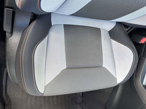 Used 2022 Subaru Crosstrek 2.0i Premium w/ Moonroof Package image 18