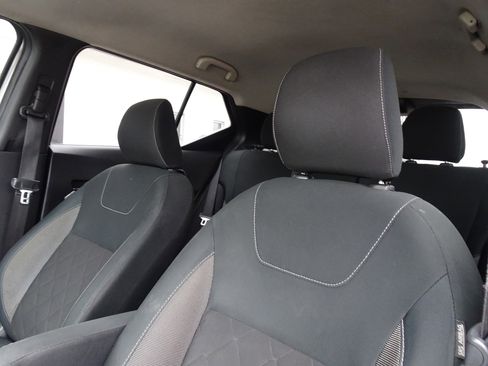 Used 2020 Nissan Kicks SV image 10